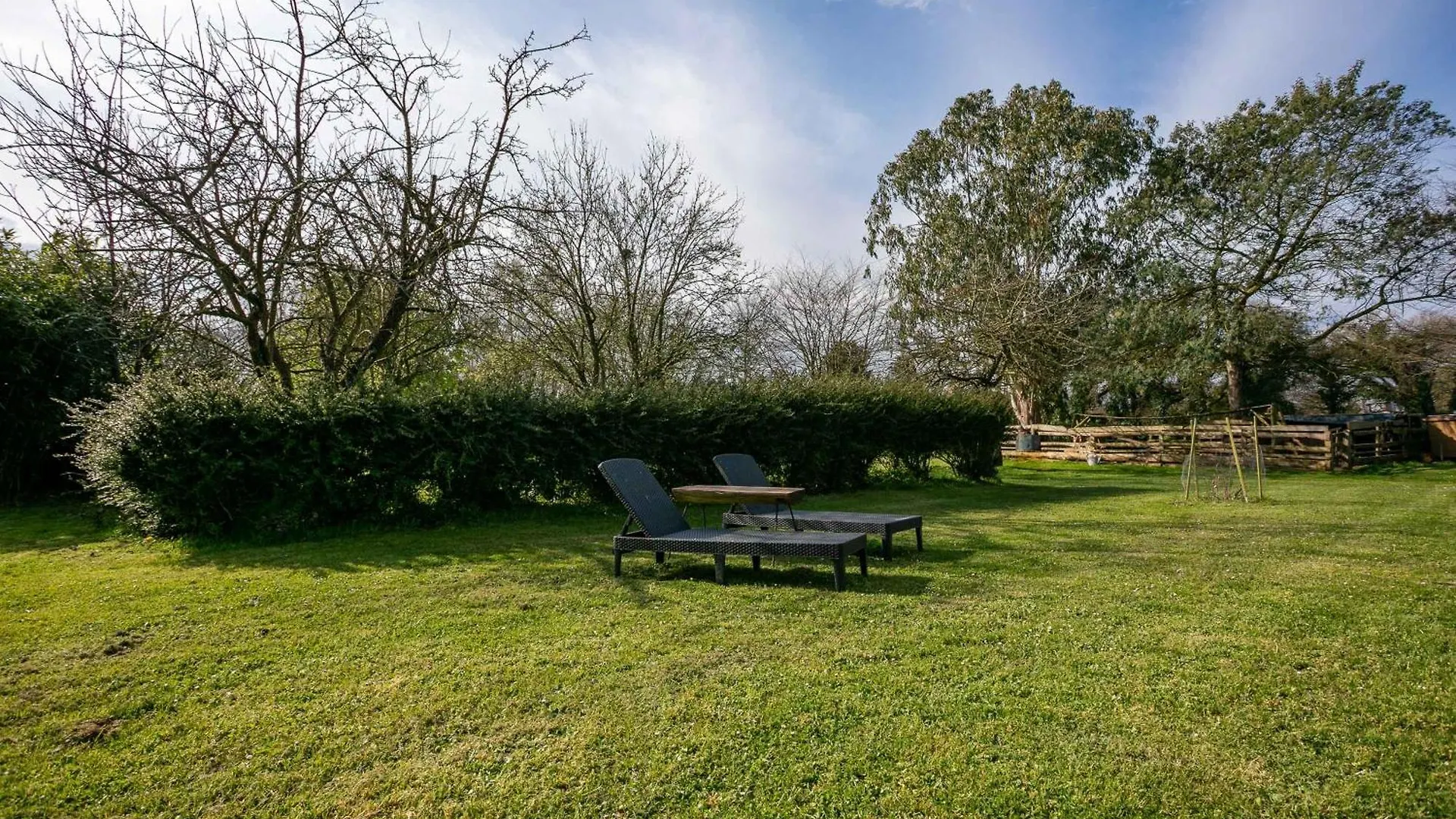 Gite La Grange 6 Personnes Prat Holiday home